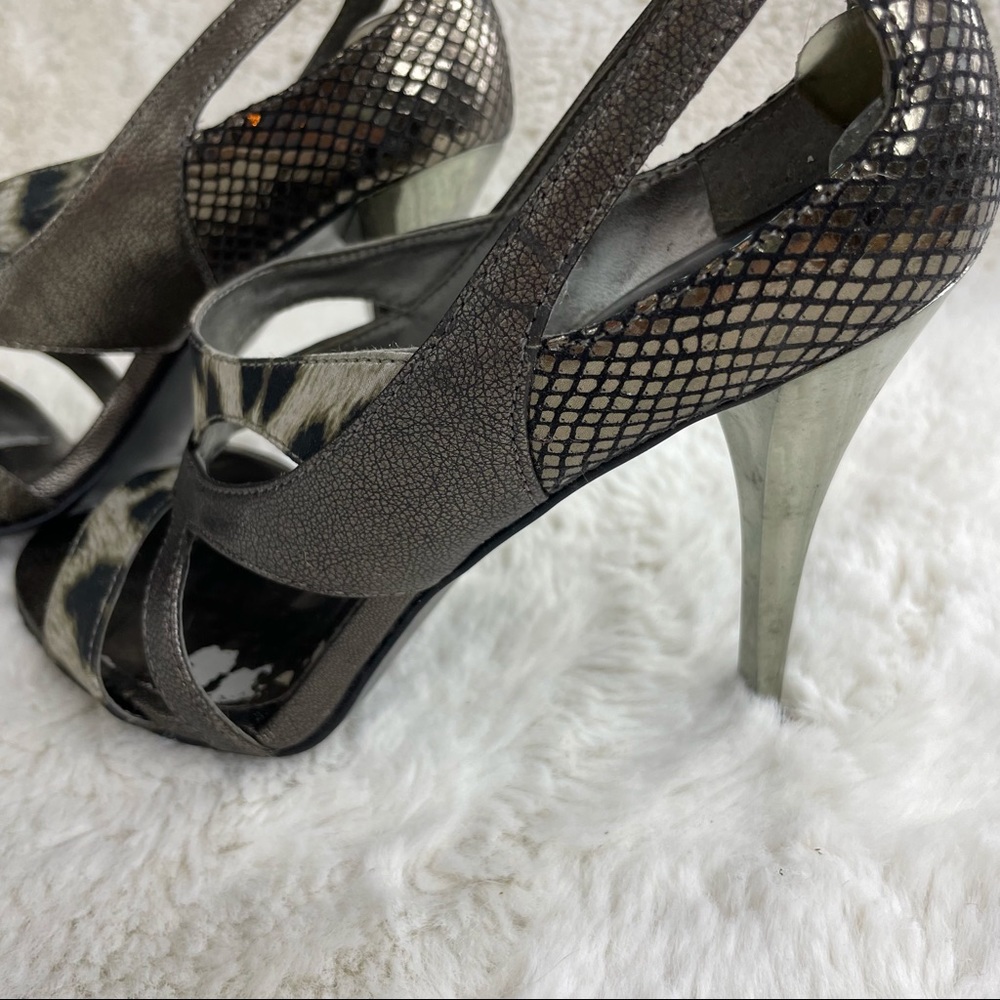 Guess heel shoes Size 6.5